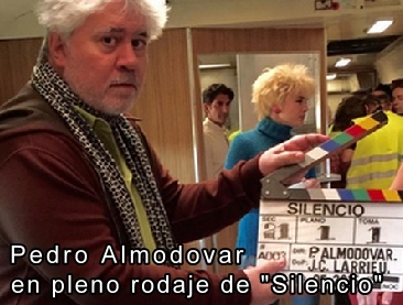 Pedro Almodovar en pleno rodaje de Silencio