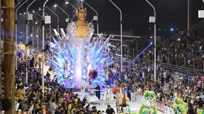 Fer Palacio, en la fiesta de apertura del Carnaval de Gualeguaychú